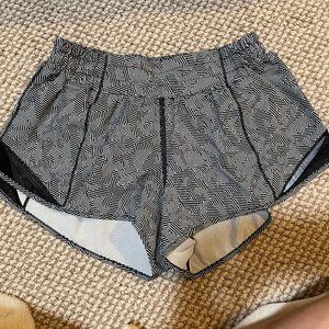 COPY - Lululemon Hotty Hot Shorts Seawheeze 2020
